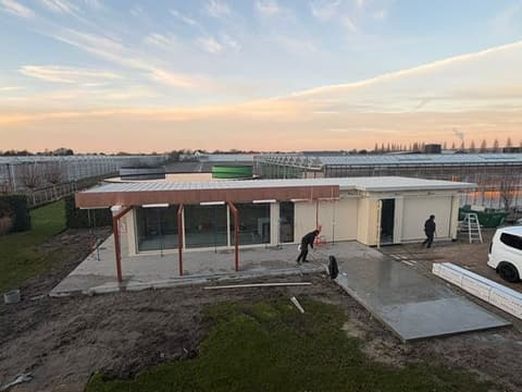 Fase 14 van de nieuwbouw van de schuur in Poeldijk
