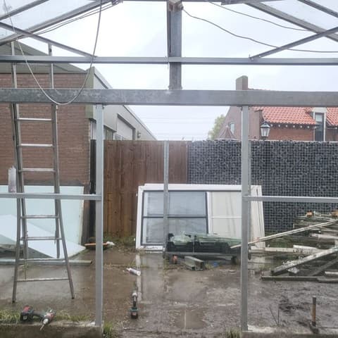 Fase 8 van de renovatie van kasschuur Indoor Moestuintjes