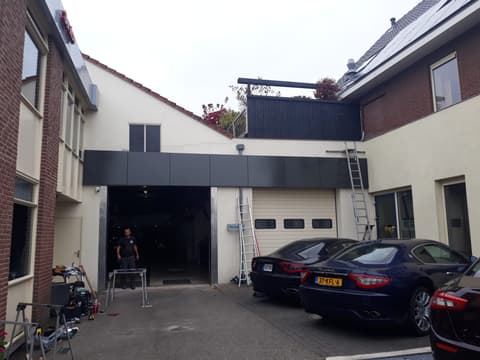 Werkzaamheden op de binnenplaats tijdens de gevelrenovatie