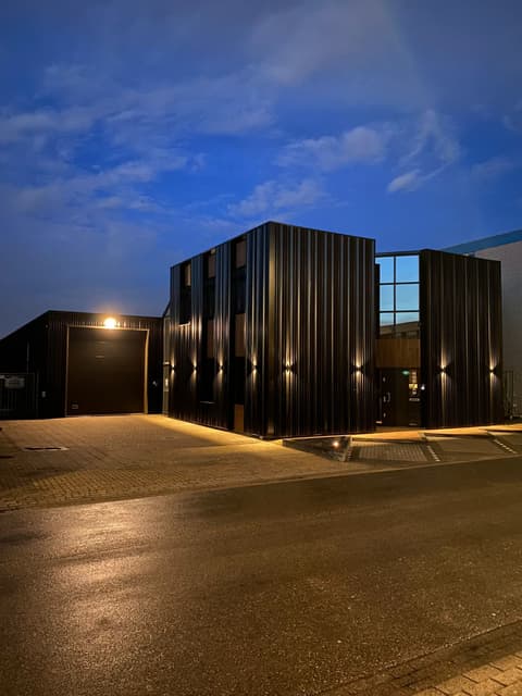 Fase 7 van de renovatie van bedrijfspand Lightshine in Monster