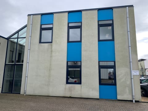 Fase 15 van de renovatie van bedrijfspand Lightshine in Monster