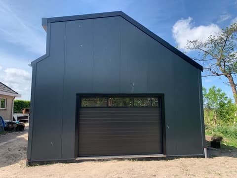 Fase 19 van de nieuwbouw van de schuur in Maasland