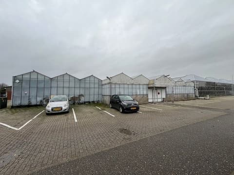 Voor de renovatie: tuincentrum Intratuin in Koudekerke