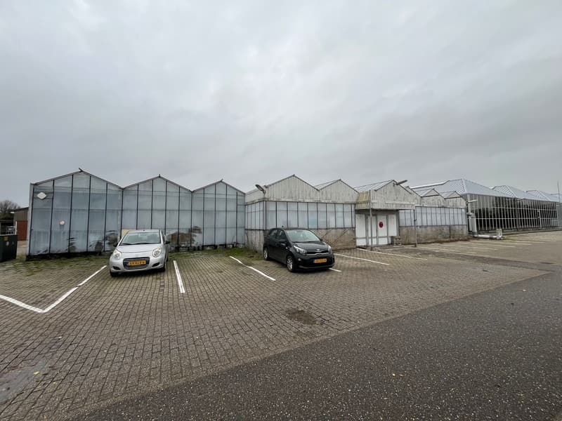 Voor de renovatie: tuincentrum Intratuin in Koudekerke