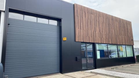 Fase 20 van de renovatie van bedrijfspand FZN-Parts in Berkel en Rodenrijs
