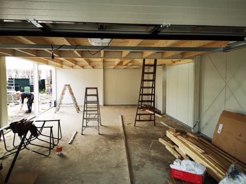 Fase 8 van de nieuwbouw van de schuur in Maasland
