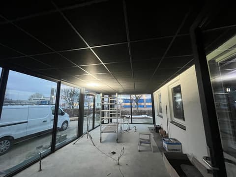 Fase 12 van de aanbouw van bedrijfspand Jojotours in Maasdijk