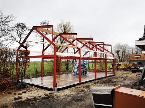 Fase 15 van de nieuwbouw van de schuur in Maasland
