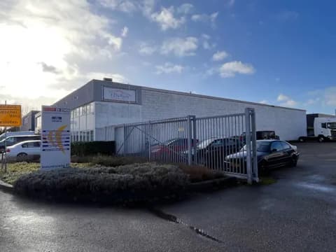 Fase 4 van de renovatie van bedrijfspand FZN-Parts in Berkel en Rodenrijs