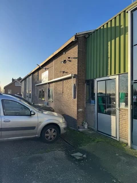 Fase 8 van de renovatie van bedrijfspand Gerberakwekerij Bakkeren in Zevenhuizen