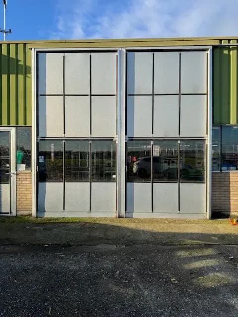 Fase 9 van de renovatie van bedrijfspand Gerberakwekerij Bakkeren in Zevenhuizen