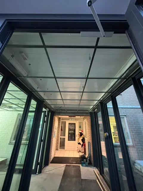 Fase 10 van de aanbouw van bedrijfspand Jojotours in Maasdijk