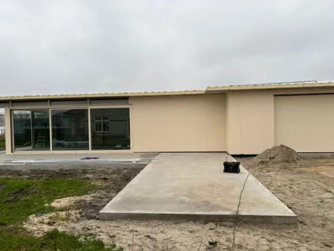Fase 10 van de nieuwbouw van de schuur in Poeldijk