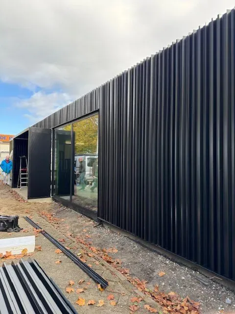Fase 9 van de renovatie van bedrijfspand Tegelfloor in Breda