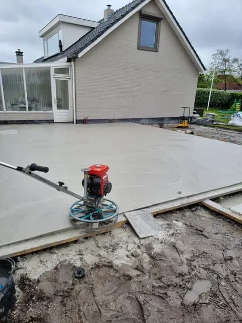 Fase 10 van de nieuwbouw van de schuur in 's-Gravenzande