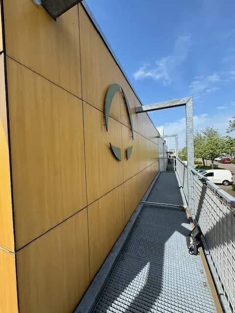 Fase 3 van de renovatie van bedrijfspand van der Linde Interieur in Bleiswijk